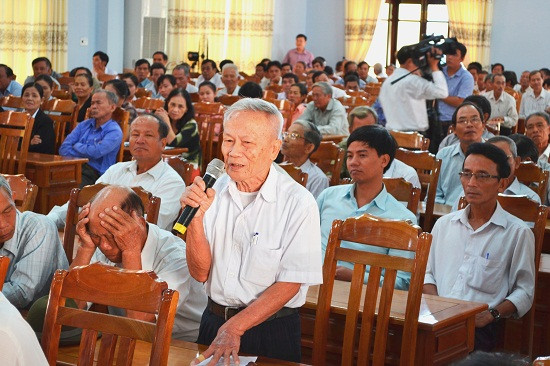 Cử tri Trần Huỳnh Mính (phường Vĩnh Điện) bày tỏ lo lắng trước tình trạng đất bị bỏ hoang.