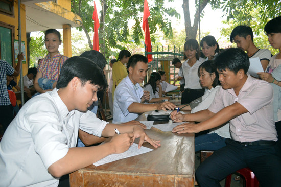 Chương trình hiến máu nhân đạo do Hiệp hội Du lịch Quảng Nam phối hợp tổ chức thu hút nhiều người tham gia. 