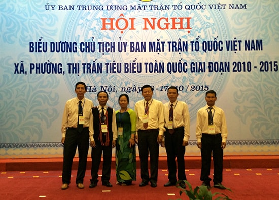 Đoàn đại biểu Quảng Nam tại hội nghị biểu dương Chủ tịch Ủy ban MTTQ cấp xã tiêu biểu toàn quốc tại Hà Nội.  Ảnh: TH.PHƯƠNG