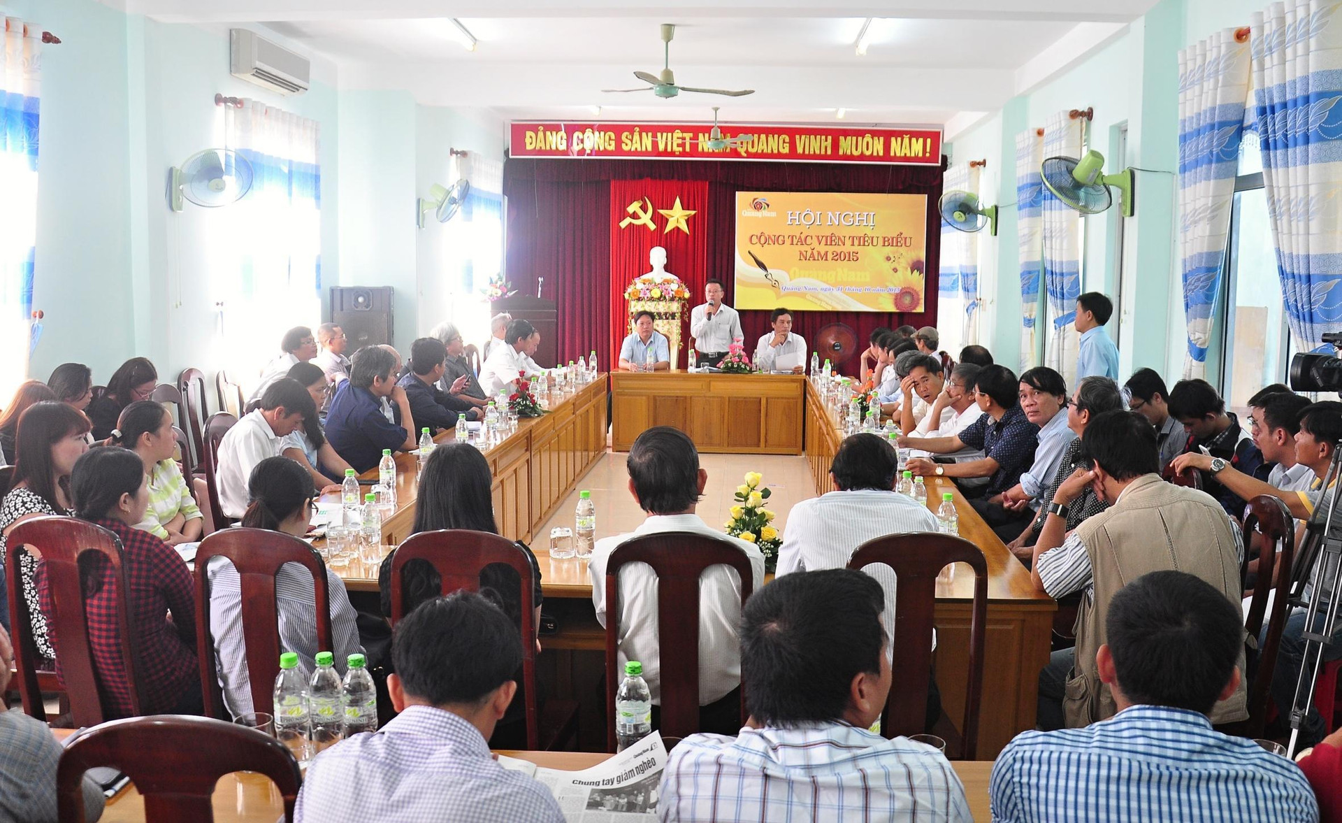 Quang cảnh hội nghị cộng tác viên tiêu biểu Báo Quảng Nam năm 2015. ảnh: VINH ANH