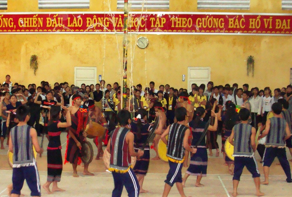 Không gian lễ hội được tổ chức tại trường Phổ thông Dân tộc nội trú tỉnh.