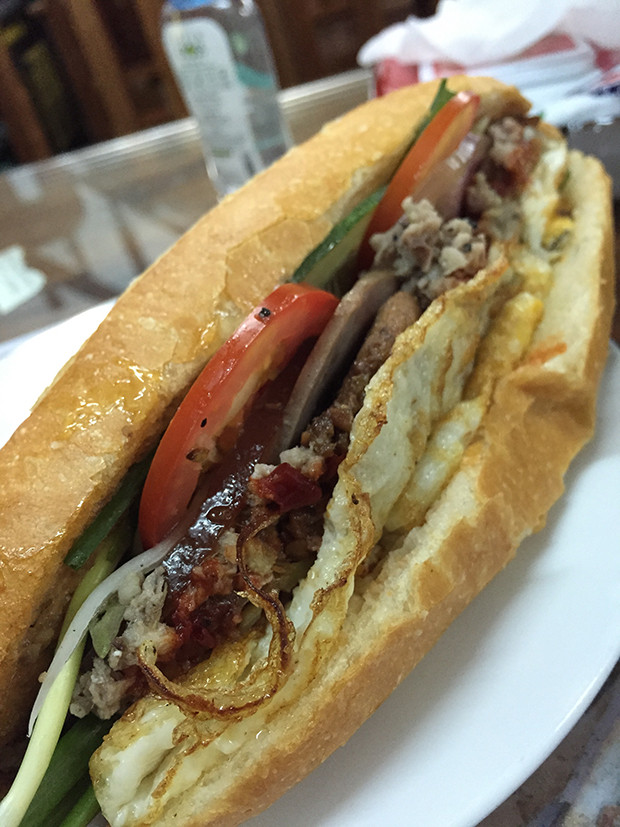 Bánh Mì Phượng trên đường Phan Chu Trinh, Hội An.