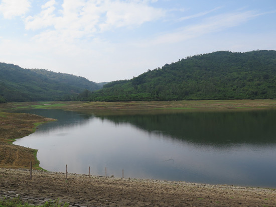 Hồ chứa nước Cao Ngạn chỉ đạt xấp xỉ 50% dung tích hữu ích. Ảnh: P.NAM