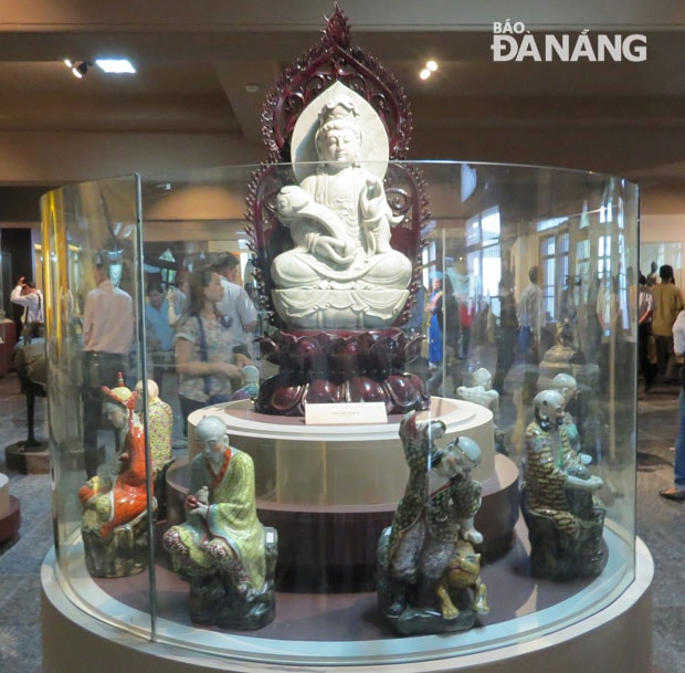 Một hình tượng Phật Bà khác.