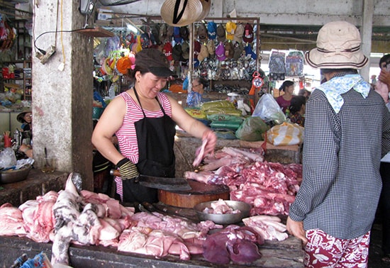 Ngân hàng “mở rộng cửa” vào cuối năm sẽ hạn chế sự phát triển của tín dụng đen ở các chợ (ảnh chỉ có tính minh họa)