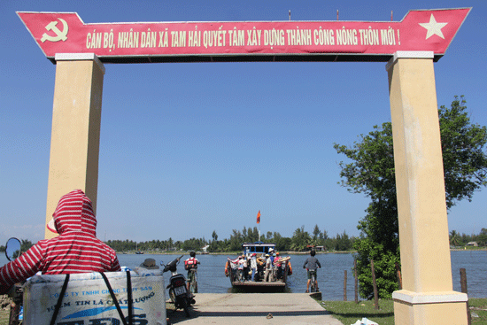 Bến phà Tam Hải - Tam Hòa, một trong hai cửa ngõ để đến được xã đảo Tam Hải. Ảnh: PHƯƠNG GIANG