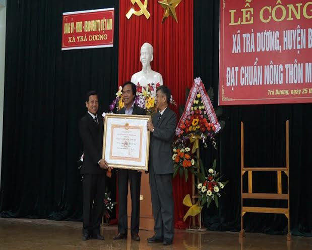 Xã Trà Dương đón nhận bằng công nhận xã đạt chuẩn nông thôn mới năm 2015.
