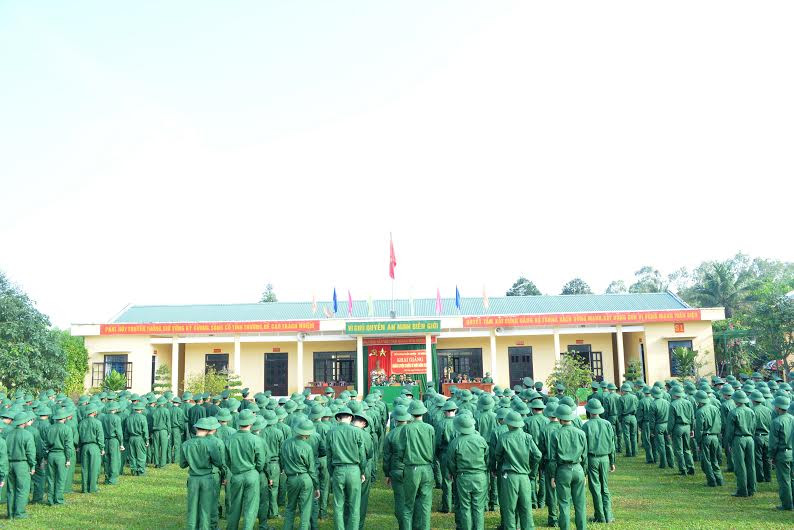 Tân binh dự lễ khai giảng huấn luyện chiến sĩ mới 2016. Ảnh: V.V
