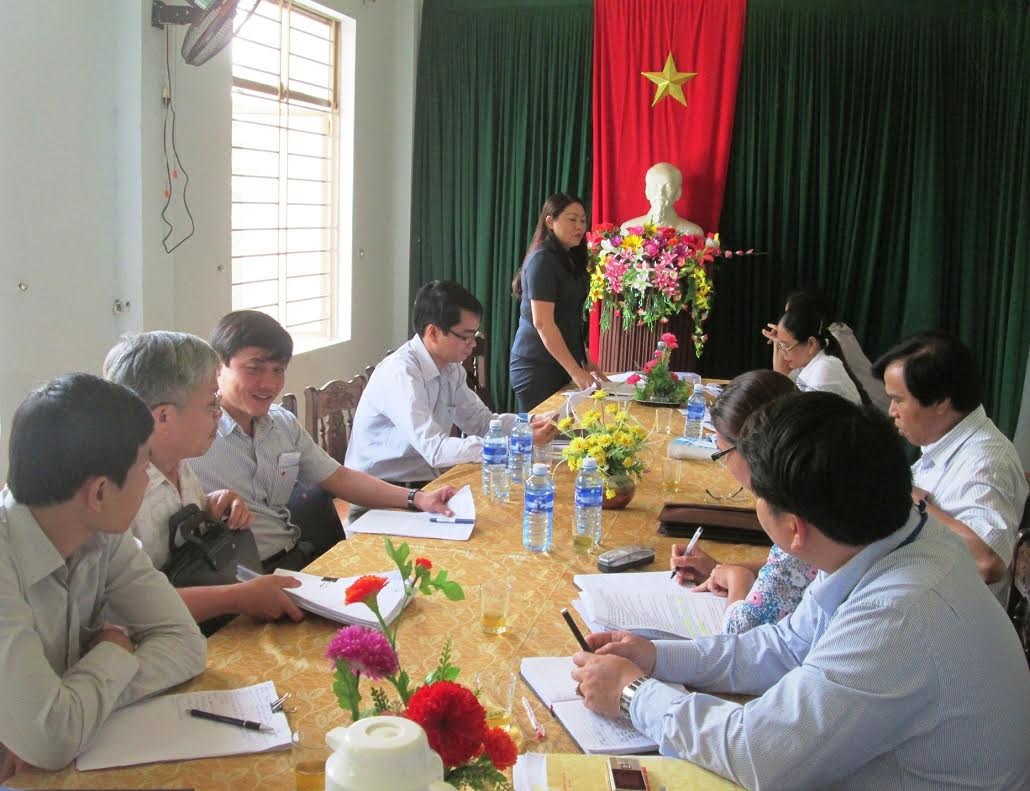 Quang cảnh buổi kiểm tra, giám sát công tác chuẩn bị bầu cử tại xã Duy Phước.