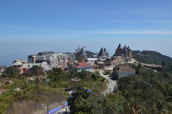 The French Village trên đỉnh núi Bà Nà. Ảnh: N.T.B