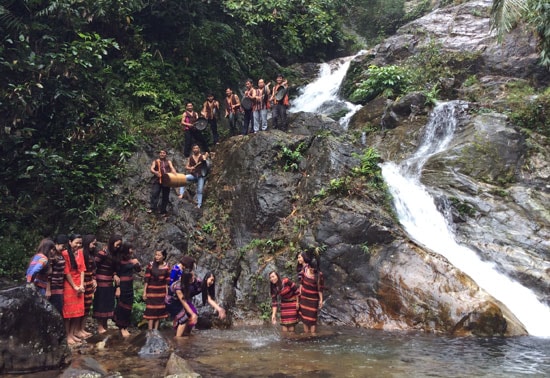 The 5-storey waterfall in Nam Tra My district. 