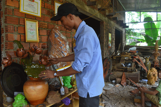 Mẫu vật từng giúp anh Quan đoạt giải khuyến khích cuộc thi “Sản phẩm công nghiệp nông thôn tiêu biểu” của tỉnh Quảng Nam năm 2015. Ảnh: Q.T