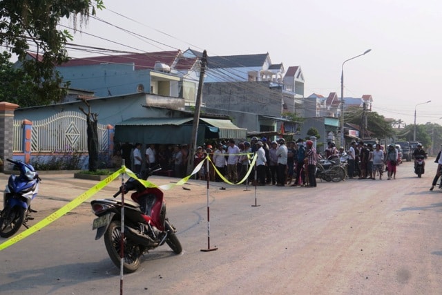 Hiện trường vụ án đã được lực lượng công an huyện và tỉnh tiếp quản, điều tra, xử lý. Ảnh: Triêu Nhan