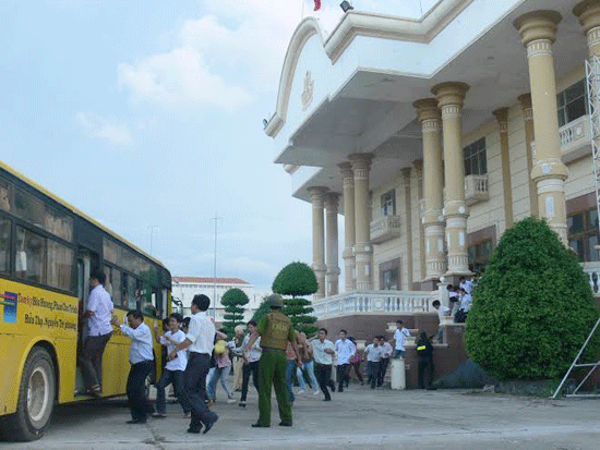 Lực lượng tham mưu có nhiều đóng góp trong thực hiện các quyết sách của Công an tỉnh. TRONG ẢNH: Công an tỉnh diễn tập phòng chống khủng bố.Ảnh: N.Y