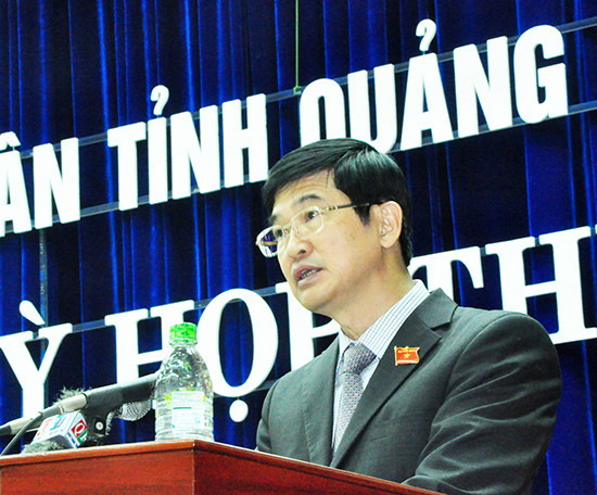 Bí thư Tỉnh ủy, Chủ tịch HĐND tỉnh Nguyễn Ngọc Quang phát biểu khai mạc Kỳ họp thứ 16.