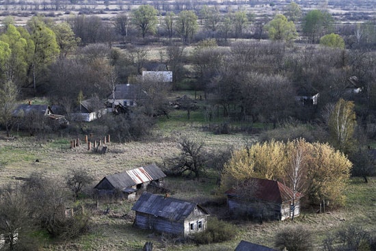 Ngôi làng Krasnopole bị bỏ hoang nằm trong vùng cách ly 30km xung quanh Chernobyl. 