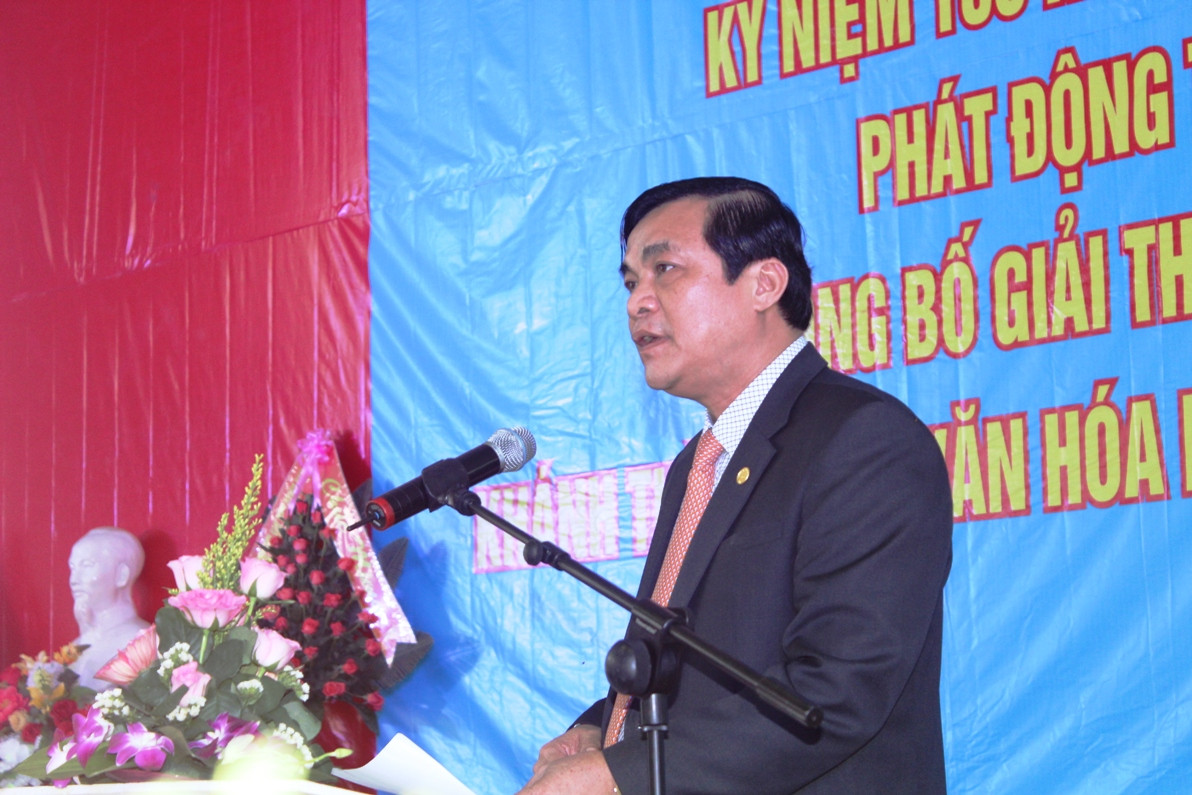  Phó Bí thư Thường trực Tỉnh ủy Phan Việt Cường phát biểu tại lễ phát động Tháng công nhân 2016. Ảnh: D.L