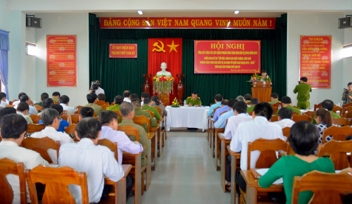 Quang cảnh hội nghị. Ảnh: THỌ - CÔNG