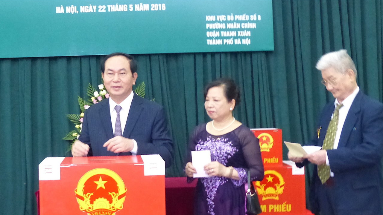 Chủ tịch nước Trần Đại Quang (bìa trái) phát biểu và bỏ phiếu - Ảnh: V.V.Thành