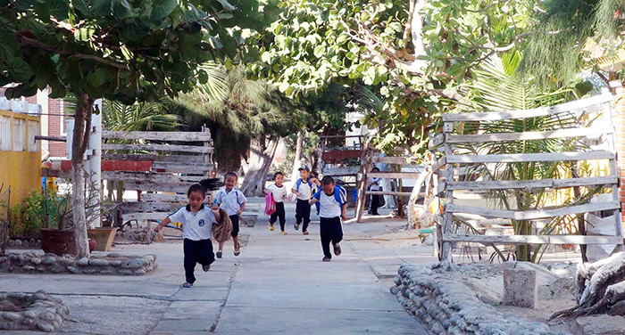 “Đi học về là đi học về…”.