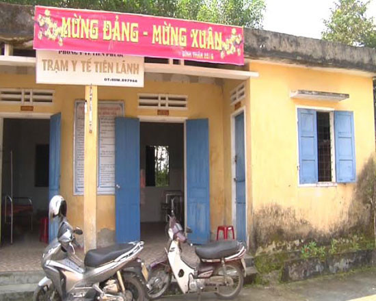 Trạm y tế xã Tiên Lãnh là một trong nhiều trạm y tế xuống cấp nghiêm trọng tại huyện Tiên Phước.