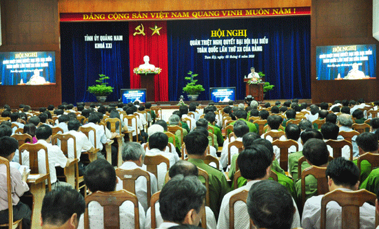 Ban Thường vụ Tỉnh ủy tổ chức hội nghị trực tuyến quán triệt Nghị quyết Đại hội XII của Đảng đến cán bộ chủ chốt toàn tỉnh.  Ảnh: H.GIANG