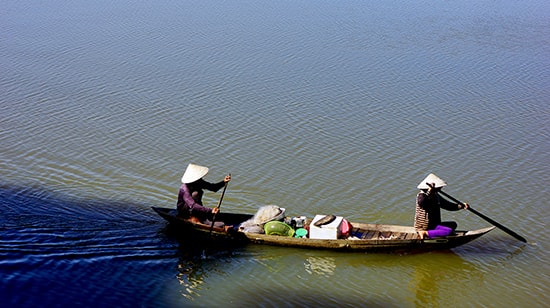 Sông quê. Ảnh: PHƯƠNG THẢO