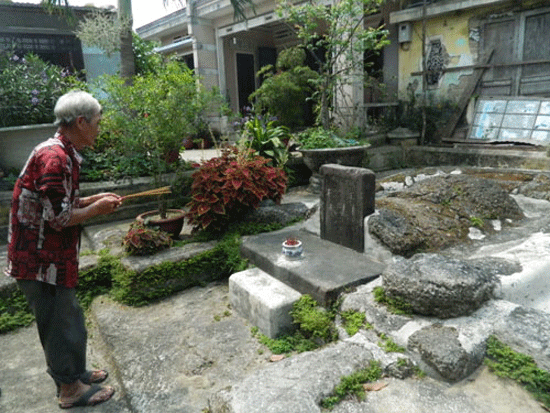 Mộ ông Banjiro ở Hội An. Ảnh: XUÂN HIÊN