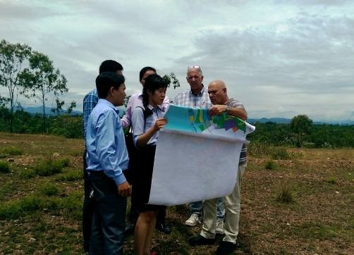 The delegation surveyed at Dai Mountain (Tam Phu village)