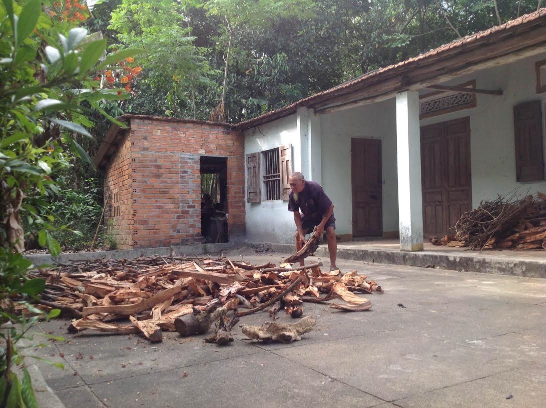 Dù có nhà nhưng ông Tiên lại không dám ở.