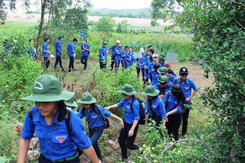 Các bạn đoàn viên háo hức tìm về những “địa chỉ đỏ”.