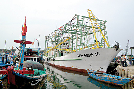 Một tàu vỏ sắt của ngư dân Quảng Nam được đóng mới theo Nghị định 89. Ảnh: QUANG VIỆT