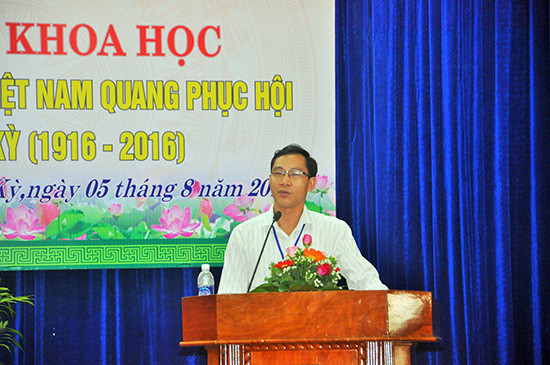 TS.Nguyễn Văn Phượng trình bày tham luận tại hội thảo 