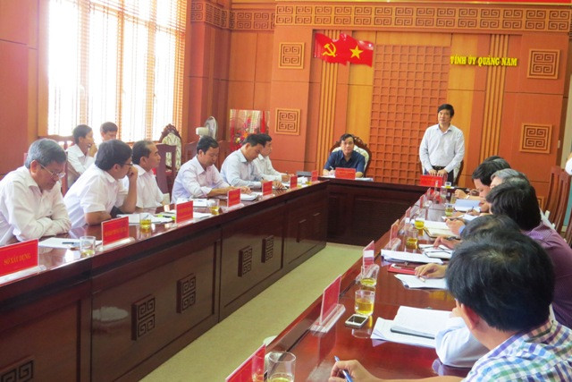 Bí thư Tỉnh ủy Nguyễn Ngọc Quang phát biểu chỉ đạo tại buổi làm việc. Ảnh: Hoàng Liên