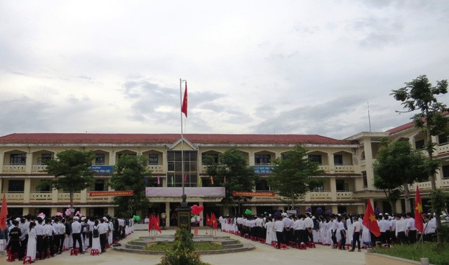 Trường THPT Huỳnh Ngọc Huệ đang hướng tới xây dựng trường chuẩn quốc gia vào năm 2017. Ảnh: Hoàng Liên