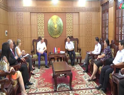 The meeting between representatives of Quang Nam province and Kurgan State University. Picture: QRT