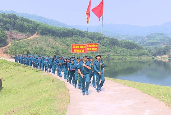 Tiên Phước chú trọng xây dựng lực lượng dân quân ngày càng vững mạnh. Ảnh: T.A