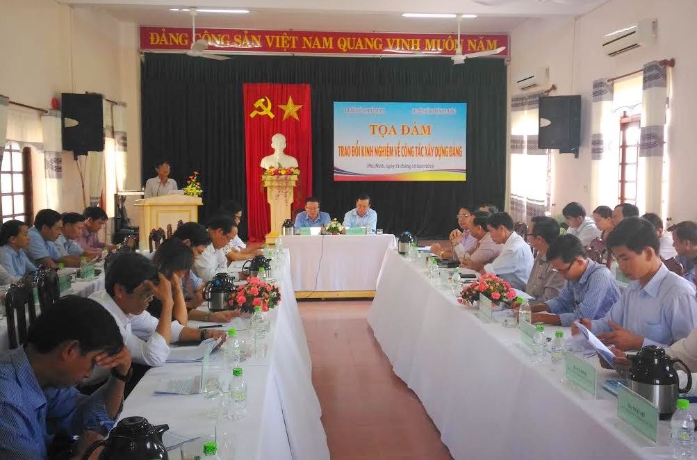 Quang cảnh buổi tọa đàm