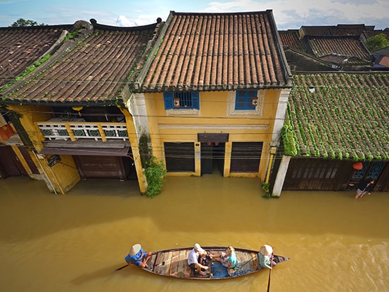 Khám phá Hội An mùa lũ.Ảnh: MAI THÀNH CHƯƠNG