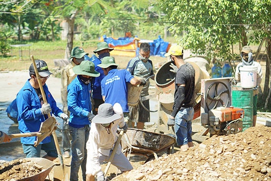 Nhiều đoàn viên ở Phú Ninh đứng vào hàng ngũ của Đảng đã có những đóng góp tích cực cho sự phát triển của địa phương.  Ảnh: B.T.M