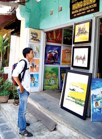 A souvenir shop in Hội An ancient quarter. 