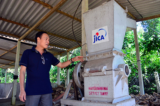 Máy nghiền bột dó bầu do JICA tài trợ cho Hội thủ công mỹ nghệ trầm hương Tiên Phước.