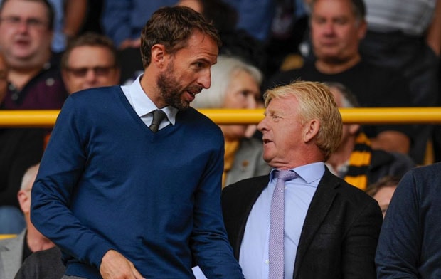 Gordon Strachan (phải) cần phải thắng Gareth Southgate (trái) để giữ ghế ở Scotland.