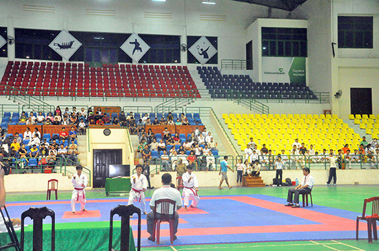 Khán đài giải Karatedo tỉnh Quảng Nam 2016 vắng khán giả.