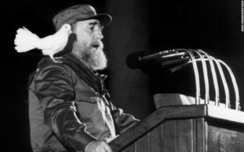 Lãnh tụ Cuba Fidel Castro mang lại rất nhiều đổi thay tích cực cho người dân Cuba. Ảnh: AP