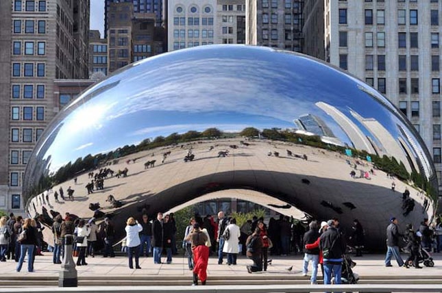 Tượng Cloud Gate của Anish Kapoor ở Chicago, 2006.
