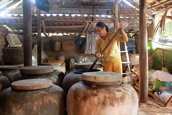 Làng nghề nước mắm truyền thống Tam Thanh đang dần được hồi sinh và phát triển mạnh mẽ. Ảnh: NGUYỄN THIỆN