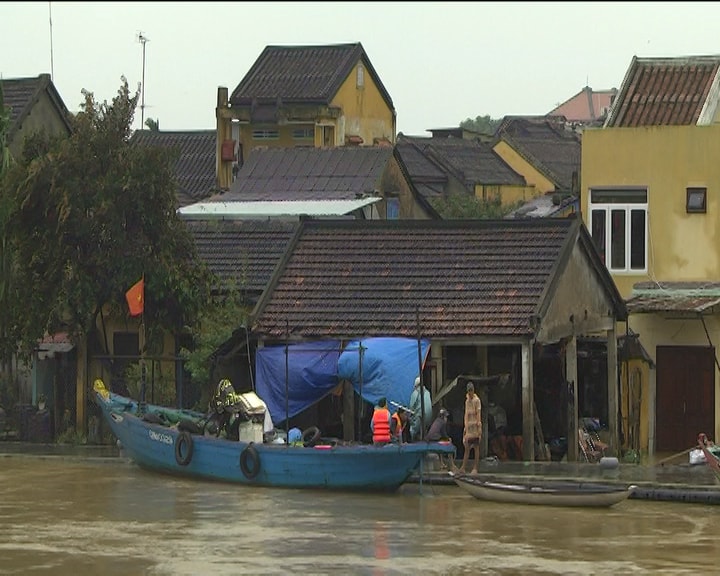 Hơn 15.200 ngôi nhà bị ngập sâu trong đợt lũ. Ảnh: PV