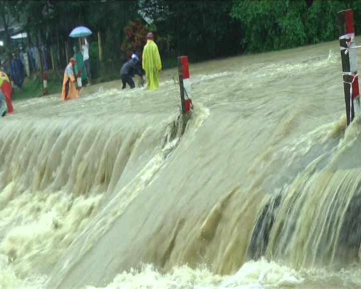 Hơn 15.200 ngôi nhà bị ngập sâu trong đợt lũ. Ảnh: PV