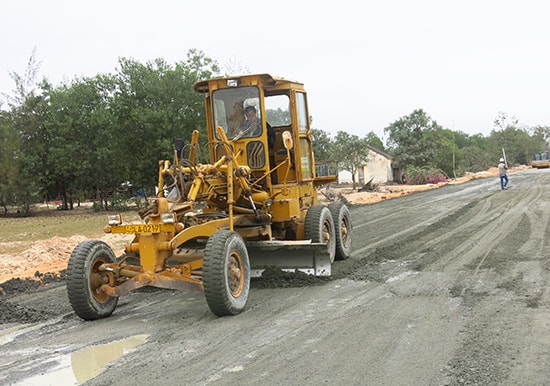 Giải phóng mặt bằng chậm là một trong những viện dẫn cho lý do không thể hoàn thành tiến độ giải ngân. Ảnh: T.D